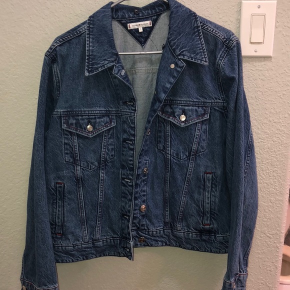 Really pretty Tommy Hilfiger Jean jacket w/hoodie - Picture 1 of 9